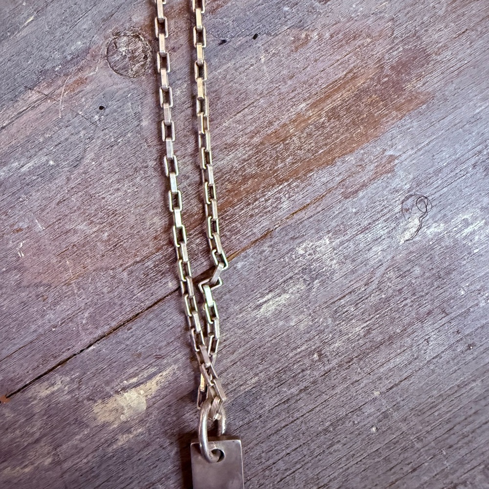 Gucci Silver Rectangular Pendant - image 3